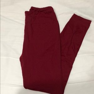 LuLaRoe leggings in garnet - one size